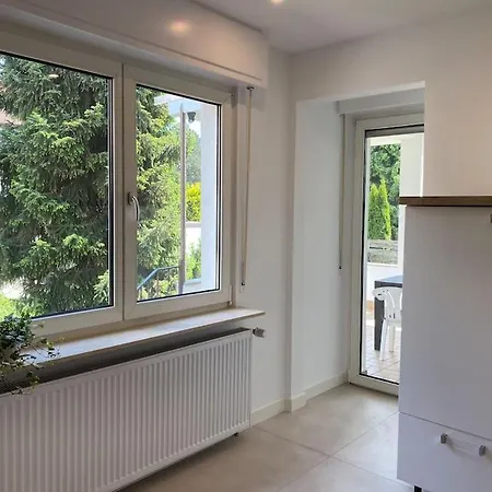Edles In Mit Balkon Und Freisitz, Pkw-stellplatz Hanau