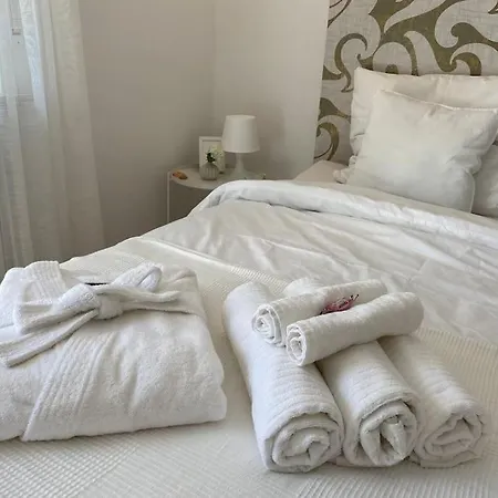 Edles In Mit Balkon Und Freisitz, Pkw-stellplatz Hanau