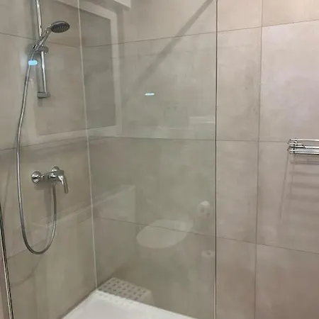 Apartment Edles In Mit Balkon Und Freisitz, Pkw-stellplatz *