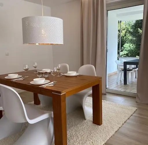 Edles In Mit Balkon Und Freisitz, Pkw-stellplatz Appartamento *