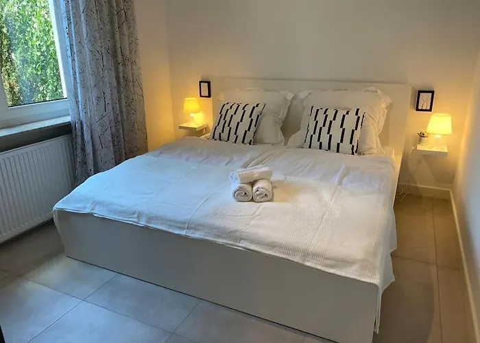 Edles In Mit Balkon Und Freisitz, Pkw-stellplatz