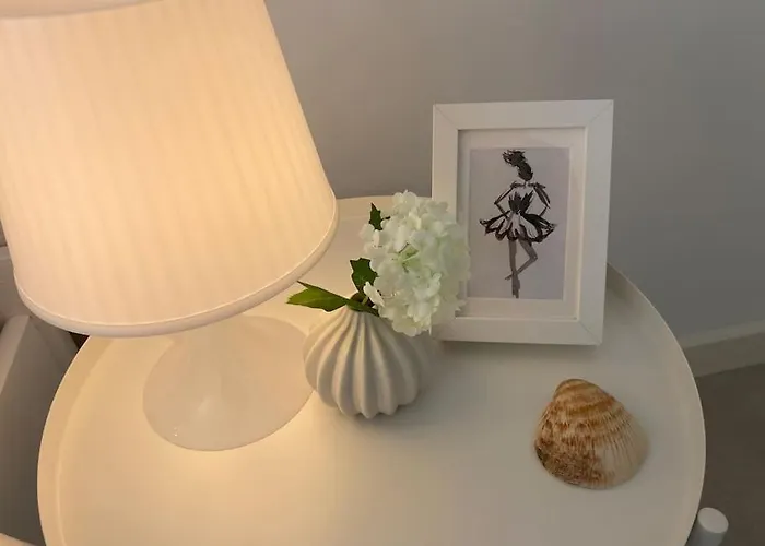 Edles In Mit Balkon Und Freisitz, Pkw-stellplatz * Hanau