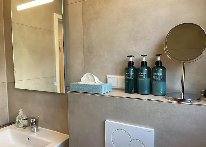 Edles In Mit Balkon Und Freisitz, Pkw-stellplatz Appartamento Hanau