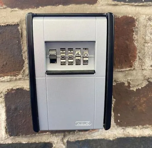 Appartamento Edles In Mit Balkon Und Freisitz, Pkw-stellplatz Hanau