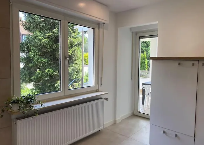 Edles In Mit Balkon Und Freisitz, Pkw-stellplatz Hanau